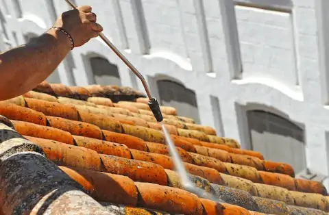 Nettoyage de toitures - Saint-Jean-de-Cornies